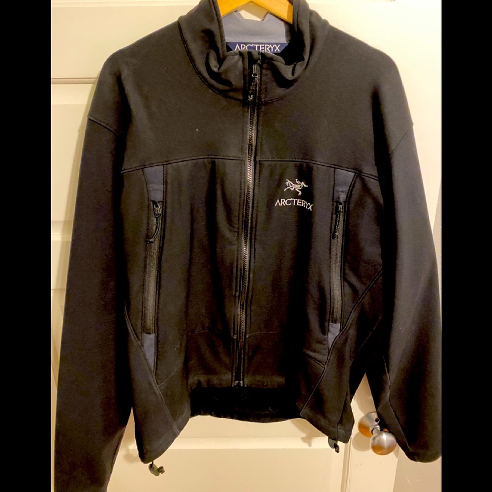 Arc’teryx black tech zip jacket, large